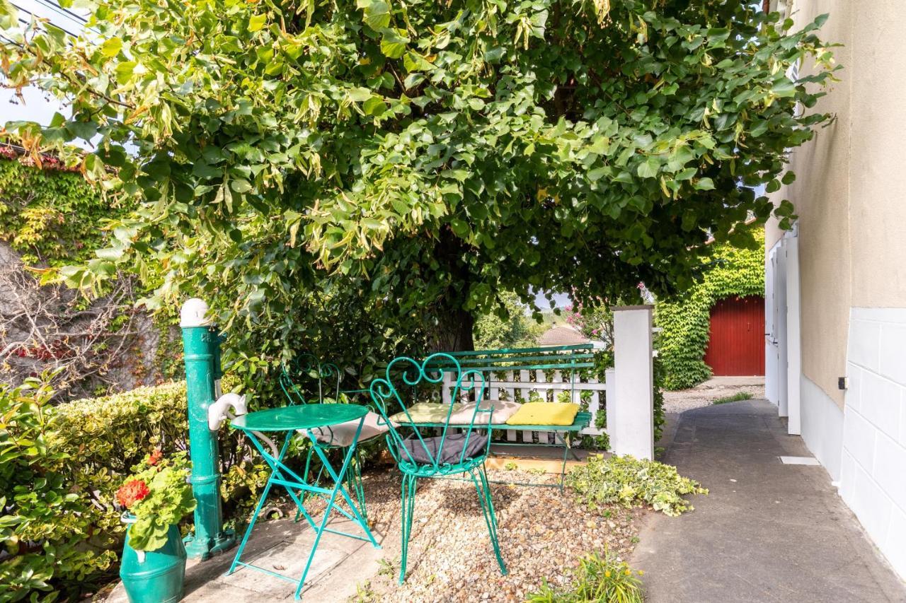 Ombrelle Villa Le Pian-sur-Garonne Exteriör bild